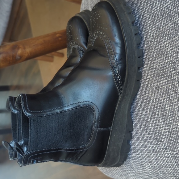 Prada Chelsea Boot - Picture 4 of 17